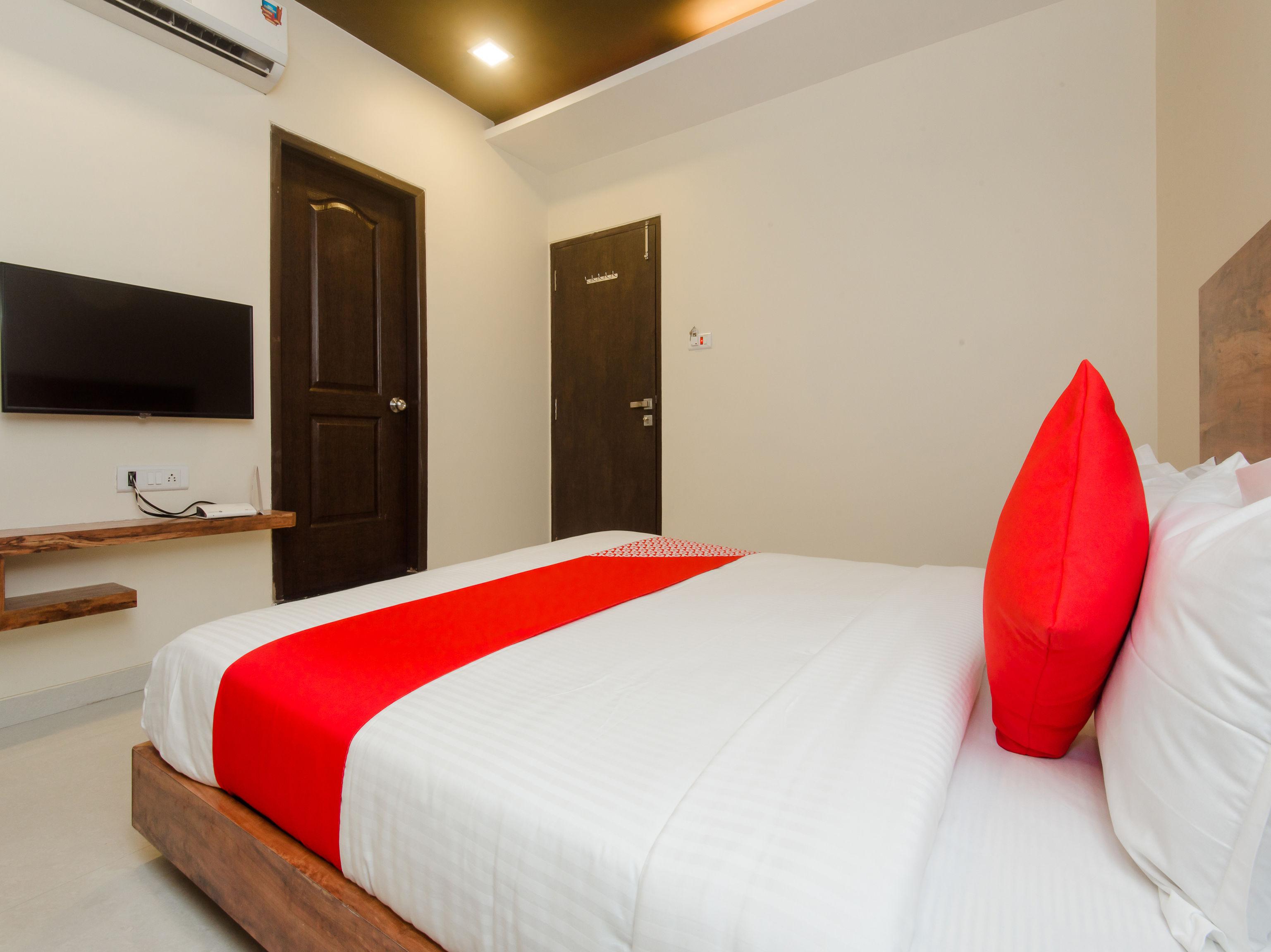 Hotel Sai Comforts Bapane Exterior foto