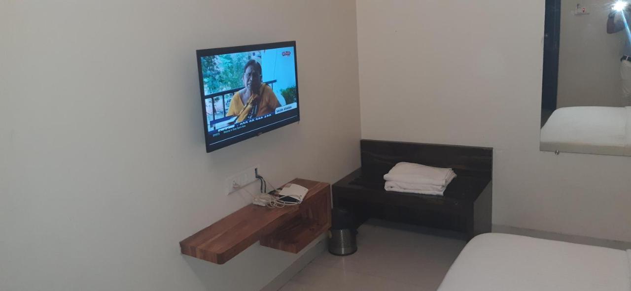 Hotel Sai Comforts Bapane Exterior foto