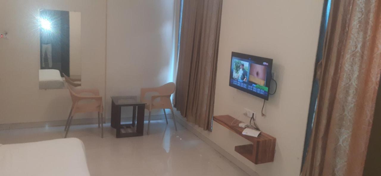 Hotel Sai Comforts Bapane Exterior foto