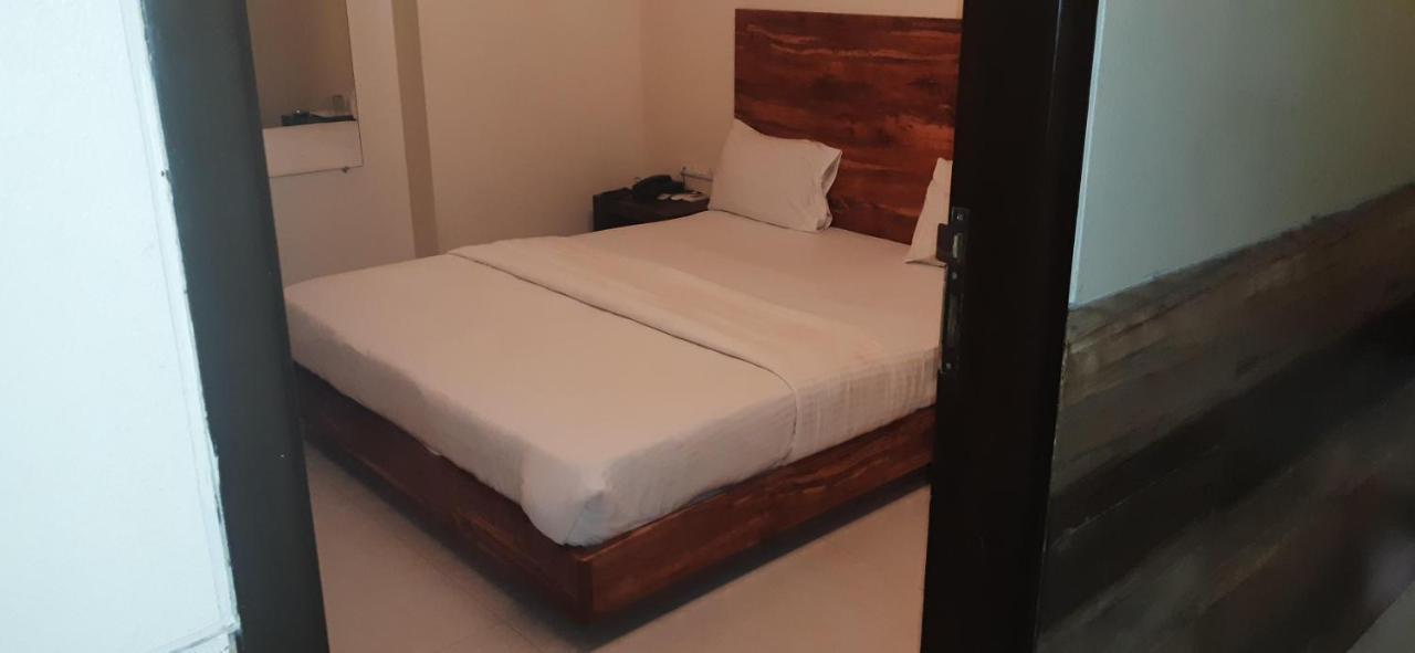 Hotel Sai Comforts Bapane Exterior foto